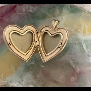 ✨Vintage Gold filled Locket ✨